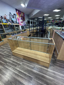Thursday Main Room Vendor Space One Day Event – 6' Glass Display Case & 4-Tier Shelf Included